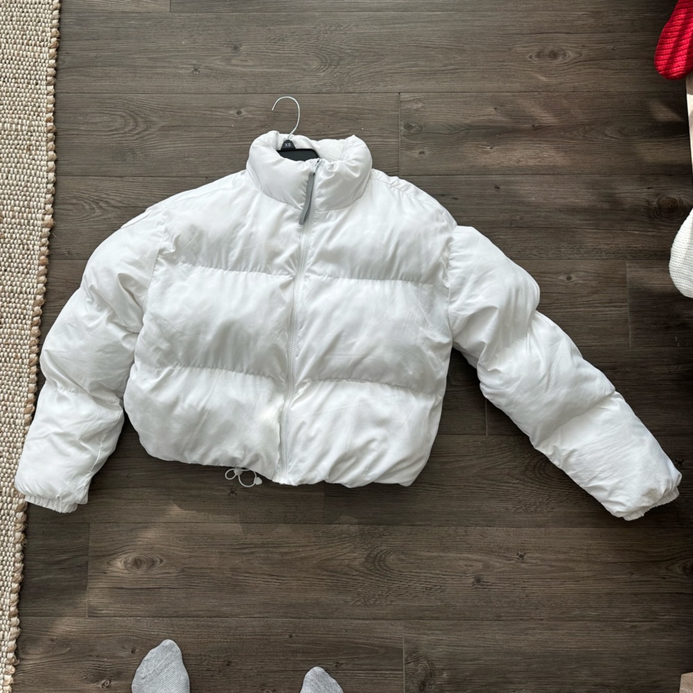 Fableticstics Wander Cropped Puffer - White